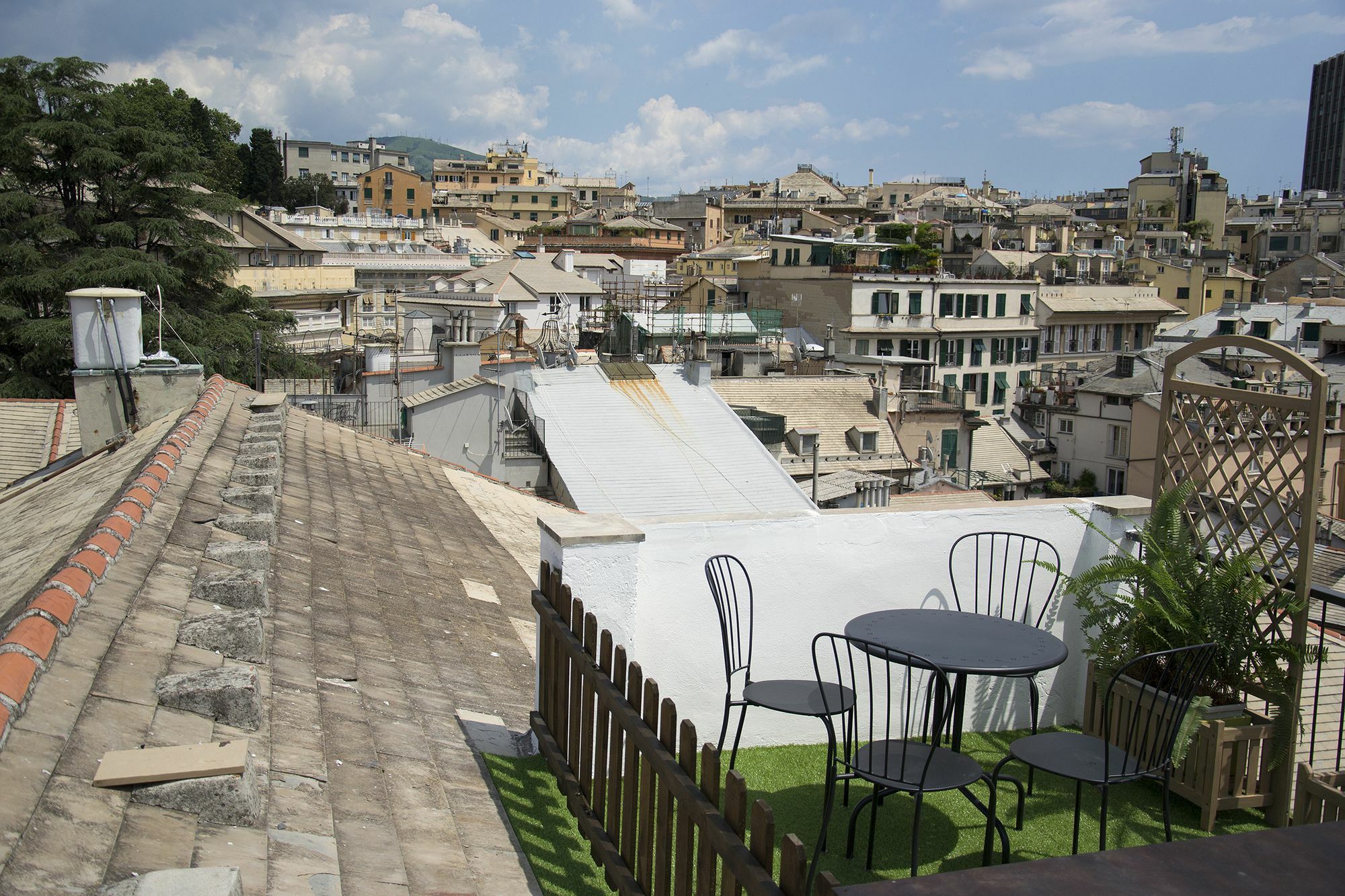 Готель Sky On The Roofs - Il Cielo Sui Tetti Генуя Екстер'єр фото