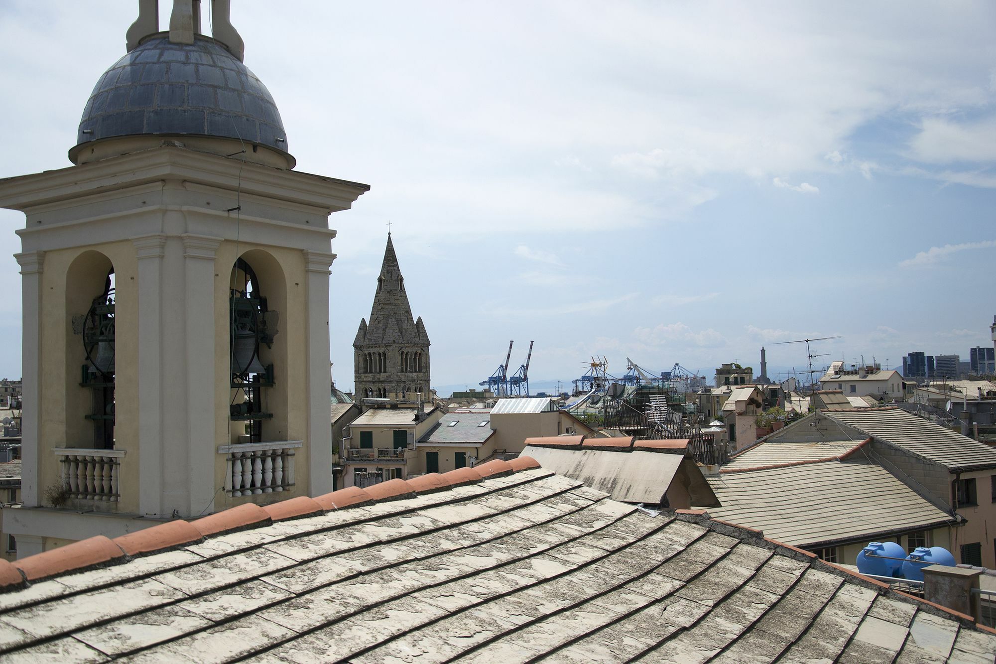 Готель Sky On The Roofs - Il Cielo Sui Tetti Генуя Екстер'єр фото